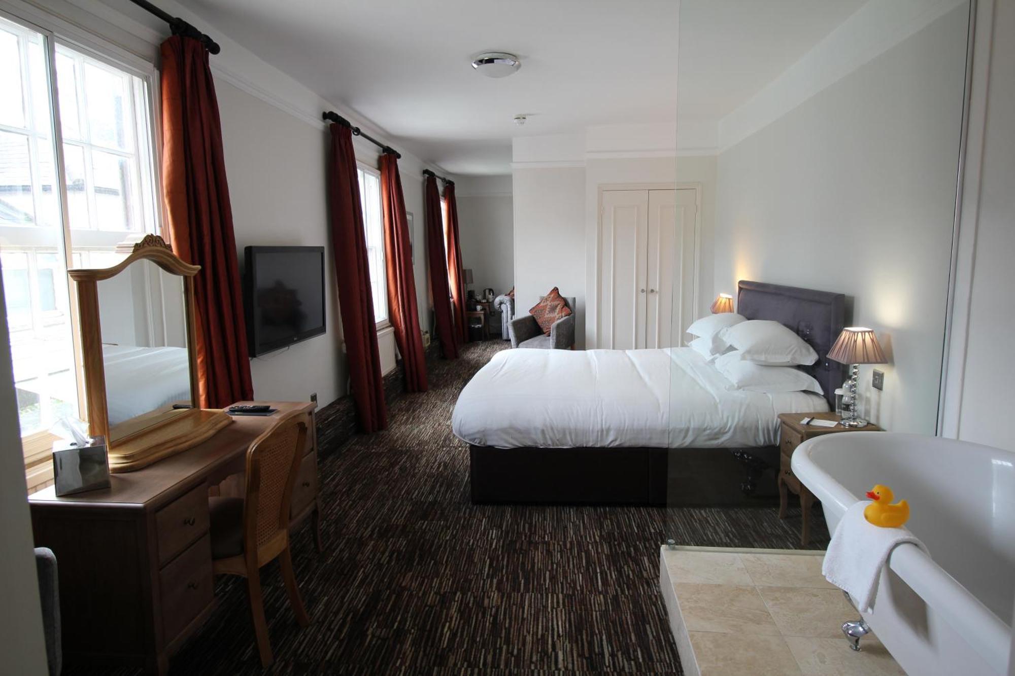 The Saracens Head Hotel Great Dunmow Eksteriør bilde