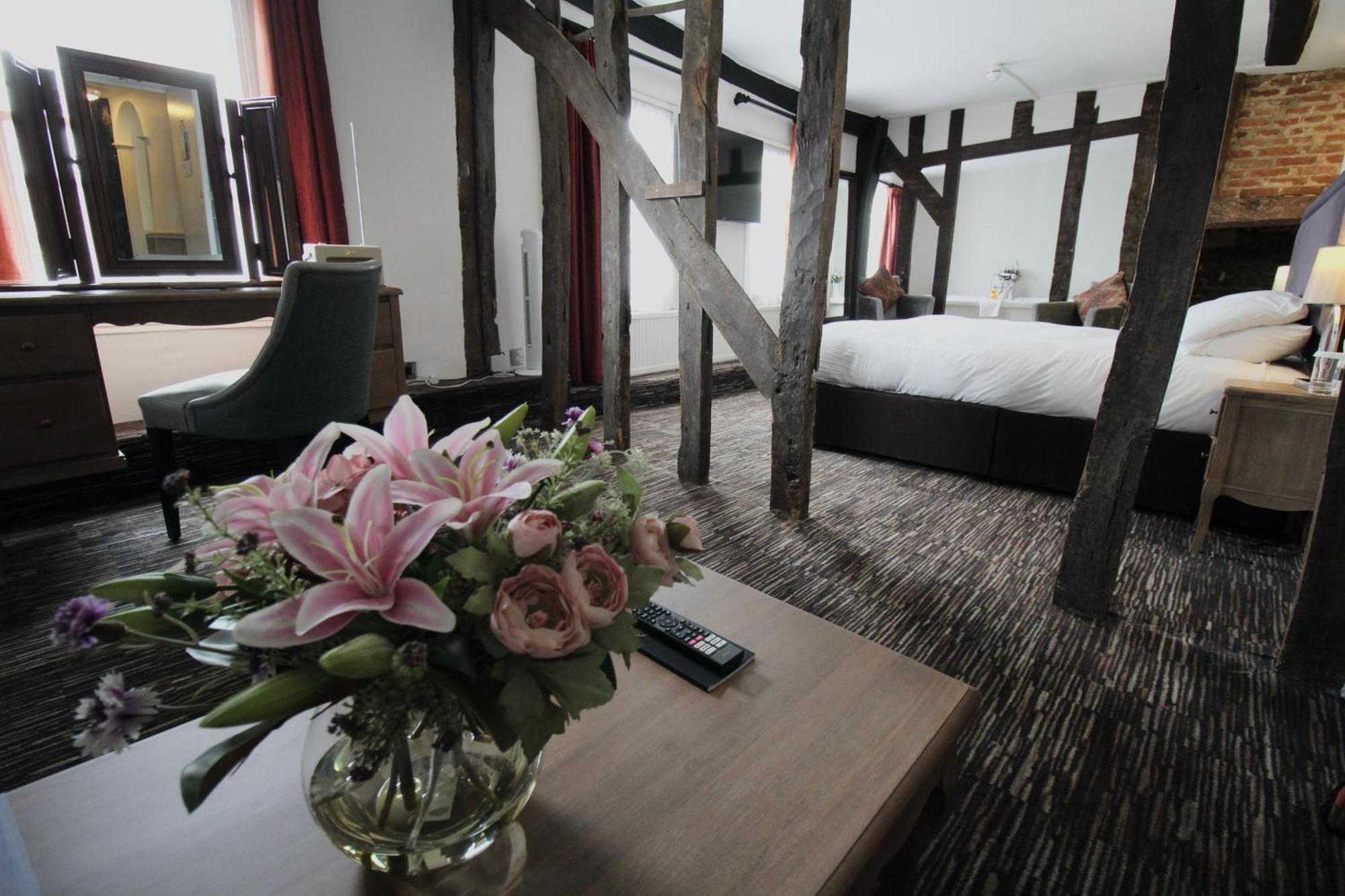 The Saracens Head Hotel Great Dunmow Eksteriør bilde