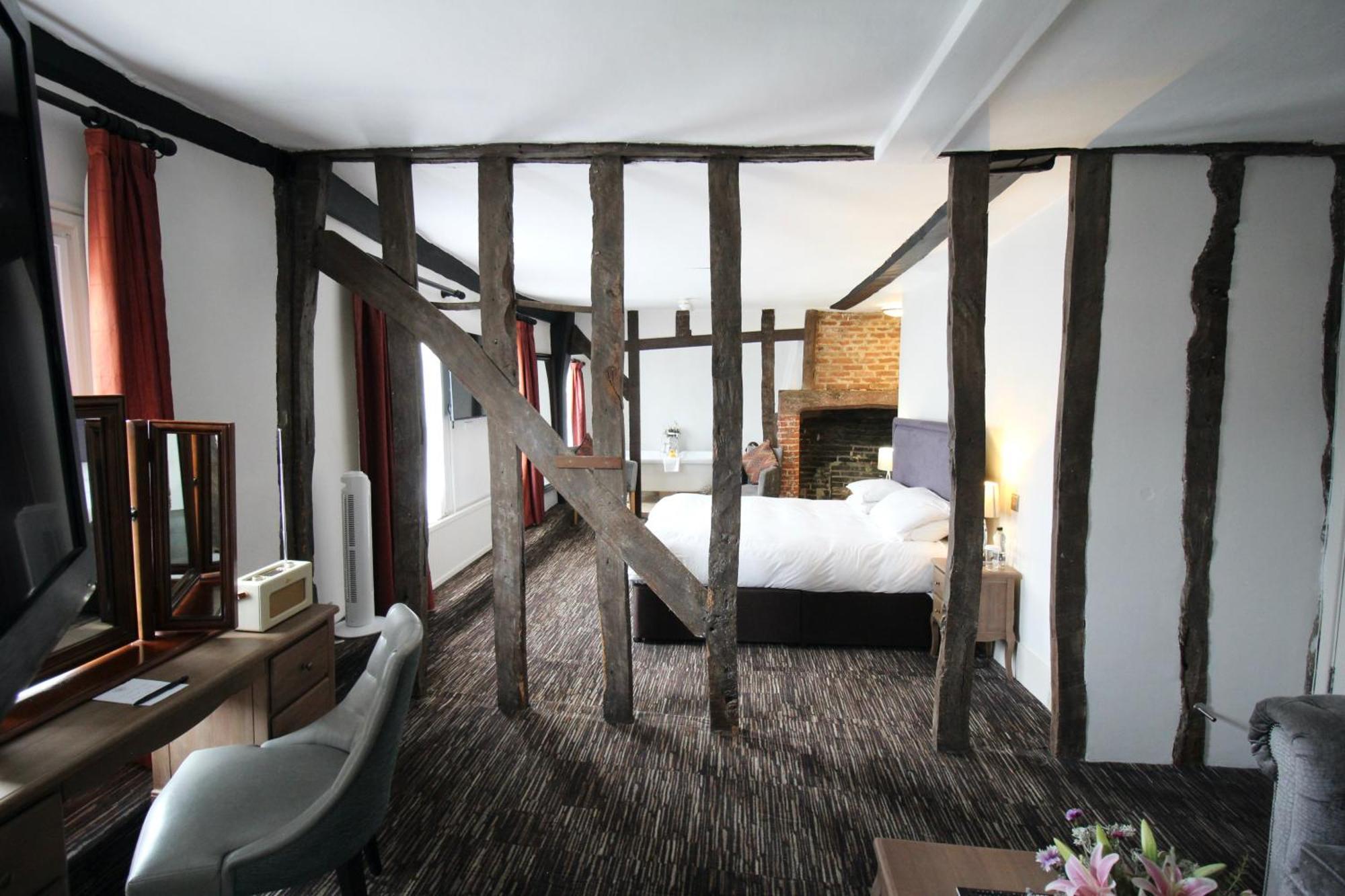 The Saracens Head Hotel Great Dunmow Eksteriør bilde