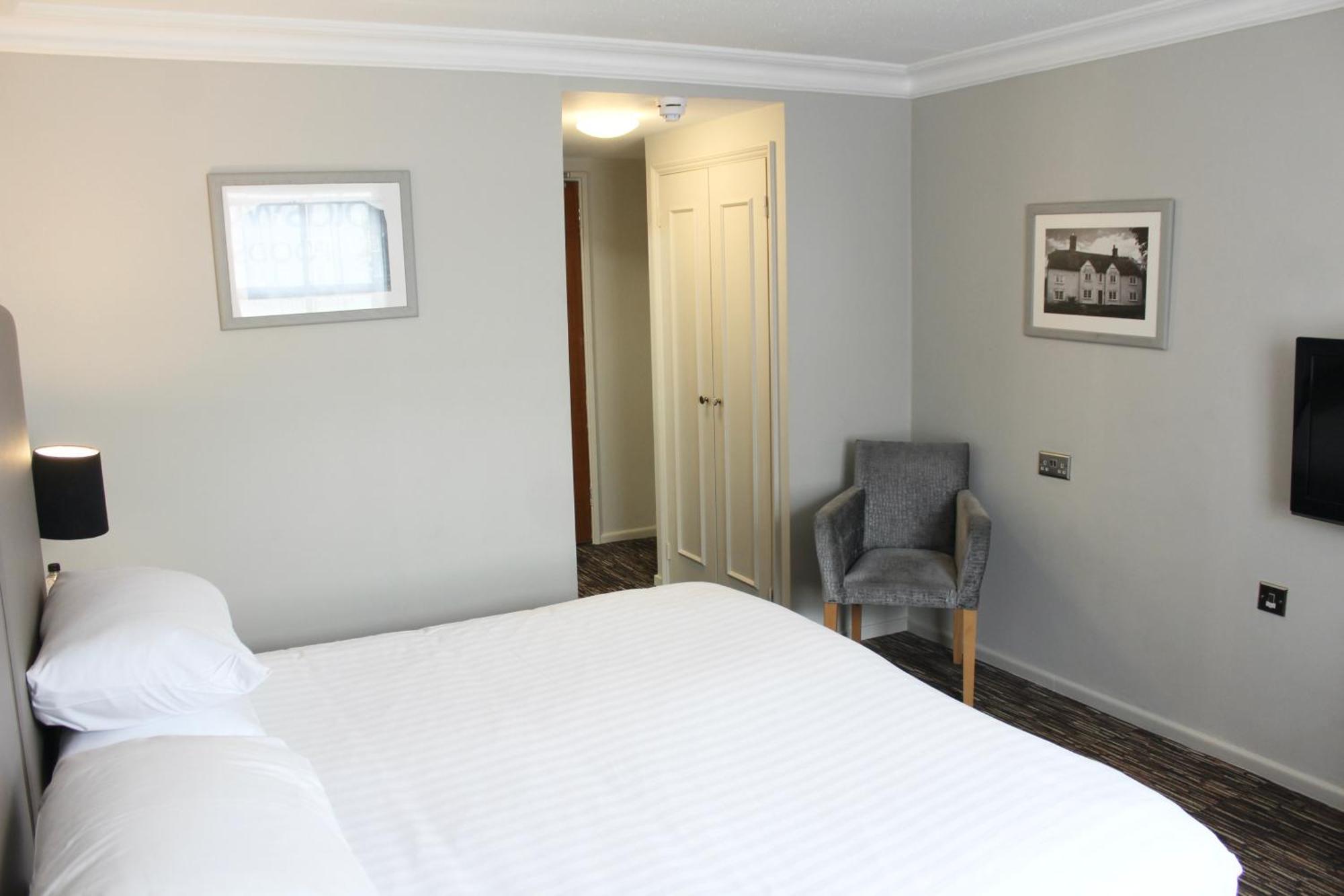 The Saracens Head Hotel Great Dunmow Eksteriør bilde
