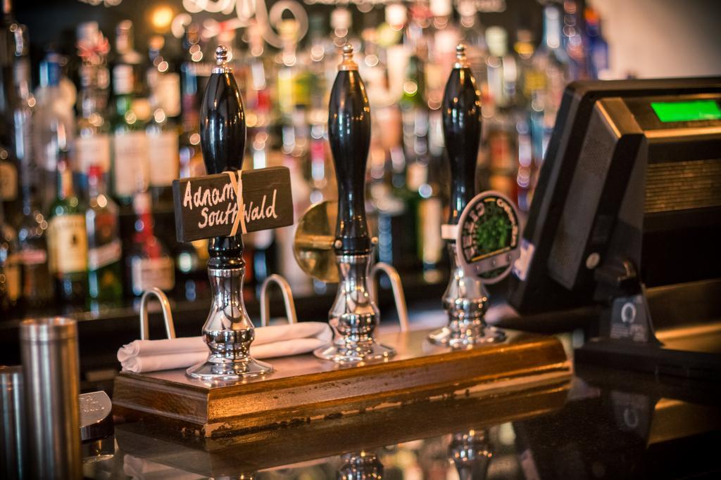The Saracens Head Hotel Great Dunmow Eksteriør bilde