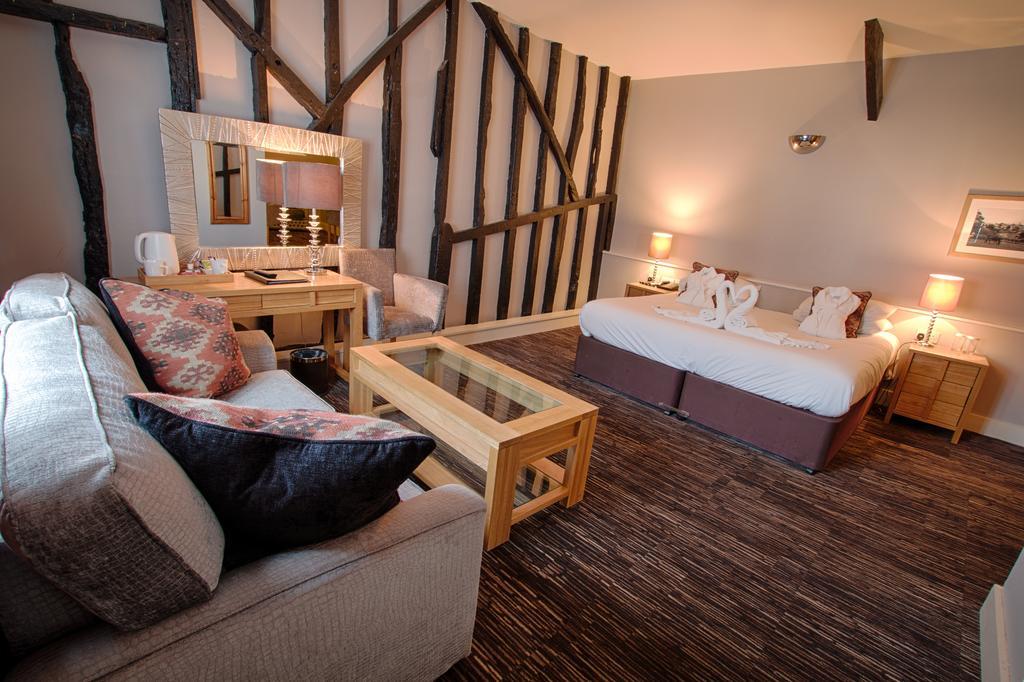 The Saracens Head Hotel Great Dunmow Eksteriør bilde